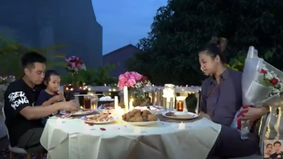 Merasa Bersalah Sibuk Kerja, Baim Wong Siapkan Surprise Romantis Penuh Bunga untuk Paula Verhoeven