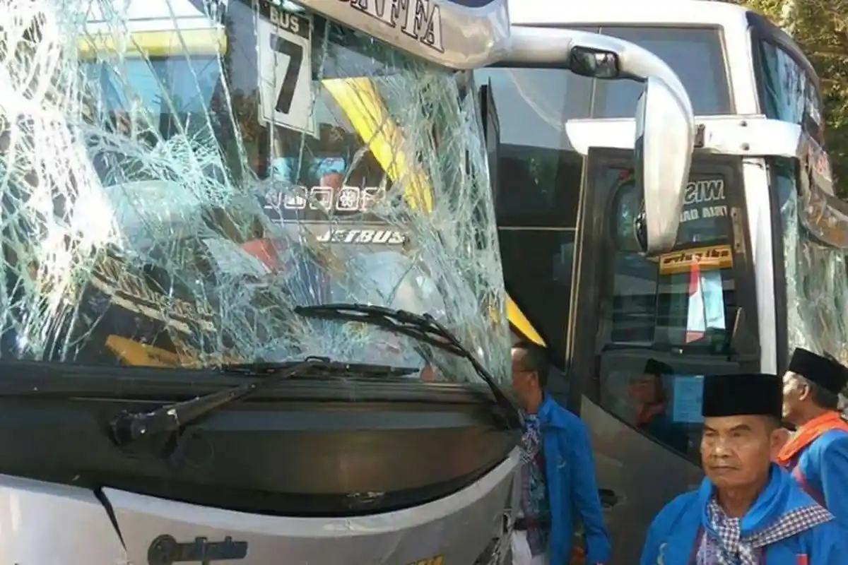 Bus Jemaah Kecelakaan Beruntun, Begini Kondisi Para Penumpang