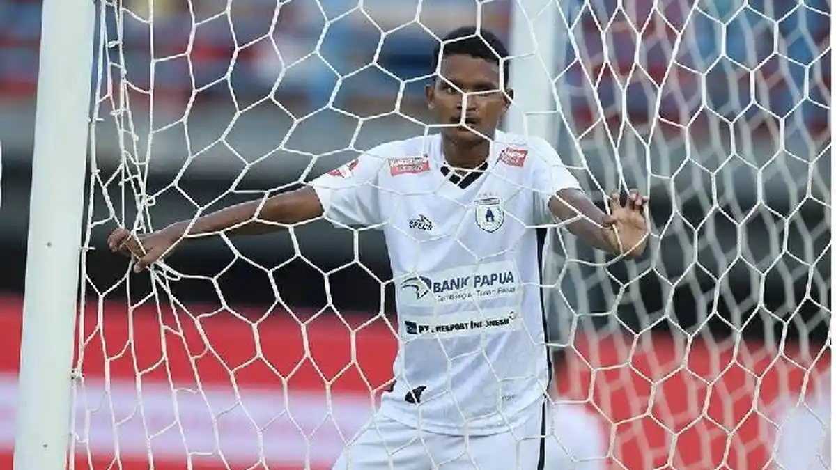 SOSOK David Rumakiek, Pemain Muda Dari Timur Rekrutan Anyar Persib Bandung, Simak Profil Lengkapnya