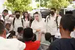 Senyum Bahagia Warga di Hari Raya Kurban: Senang Bisa Bersalaman Langsung dengan Ibu Gubernur Malut