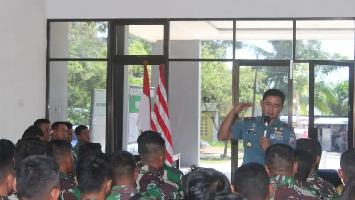 Prajurit Yonmarhanlan XIII Ikuti Pengarahan Danlantamal XIII