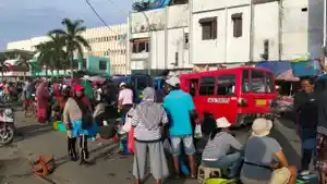 Pedagang-Ika-lai.jpg