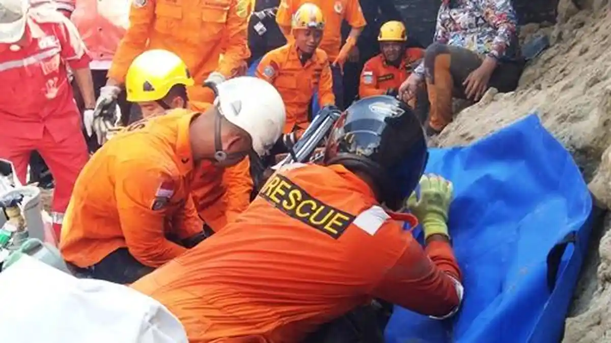 Update Kondisi Sopir Truk dan Anak Selamat Kecelakaan Agya Tertimpa Dump Truk di Ngaliyan Semarang