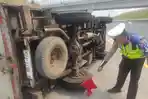 kecelakaan-truk-di-jalan-tol-surabaya-mojokerto.jpg