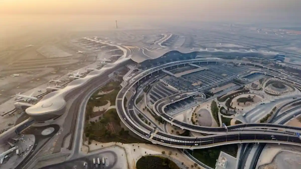 Bandara Abu Dhabi Kena Serangan Drone Iran, 1 Orang Tewas, 7 Terluka