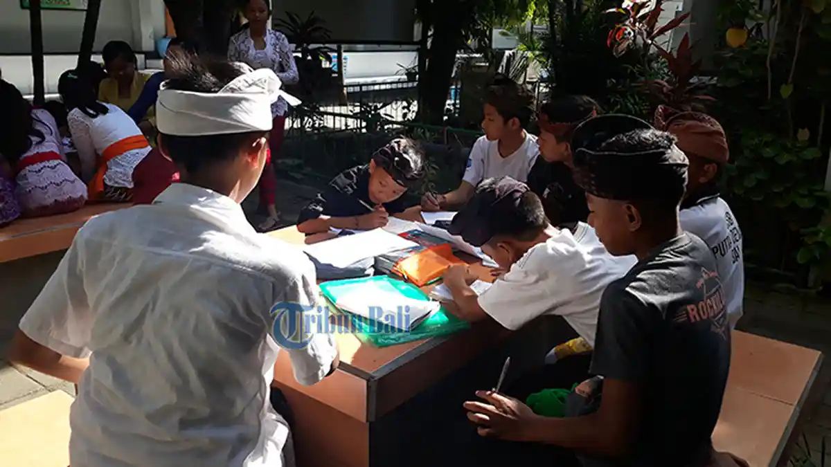 Siswa di 18 Sekolah Ini Belajar di Luar Kelas, Begini Keseruan di SMP Negeri 9 Denpasar