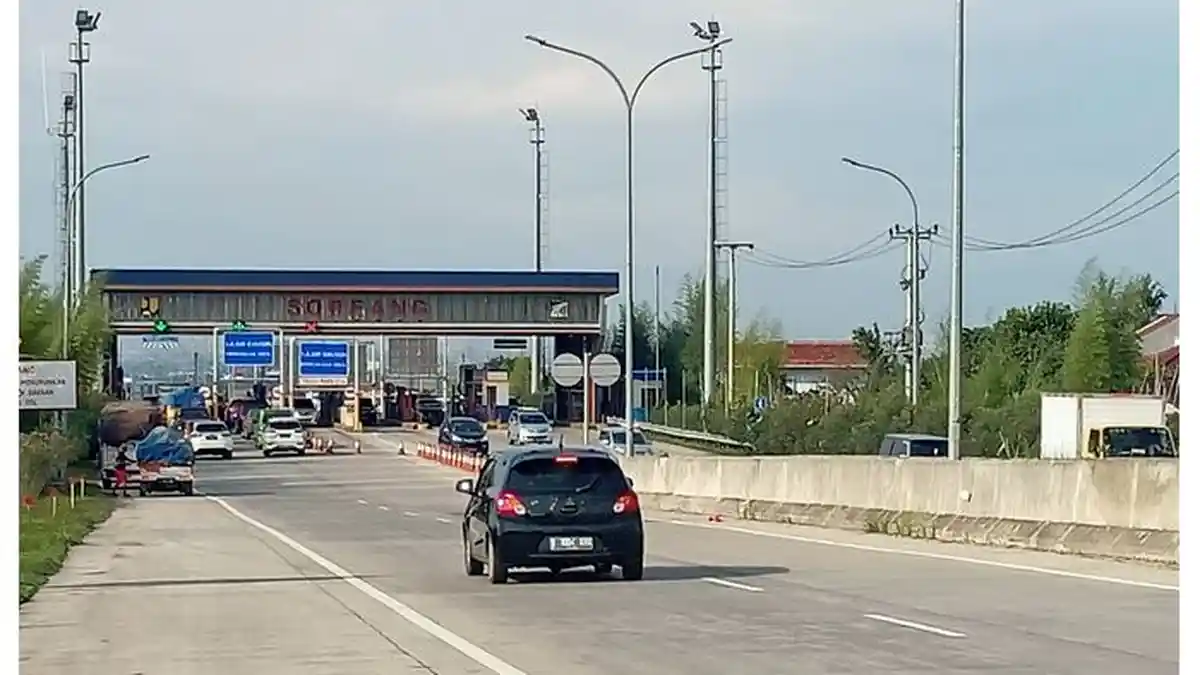 Di Hari Pertama Libur Panjang Arus Lalu Lintas Mengarah ke Ciwidey Rancabali Belum Ada Peningkatan