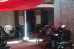 KORBAN-MENINGGAL-Suasana-rumah-duka-di-Desa-Hutadaa-Kecamatan-Telaga.jpg