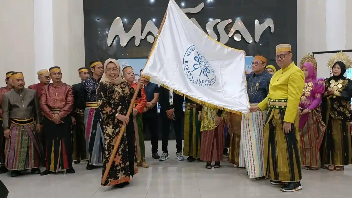 Yeyen Maryani Resmi Lantik Pengurus HPBI Sulsel, Akademisi UNM Prof ...