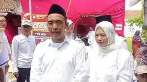 Calon-Wakil-Bupati-Pekalongan-Amin-saat-mencoblos-di-TPS-3-Simbang-Wetan.jpg