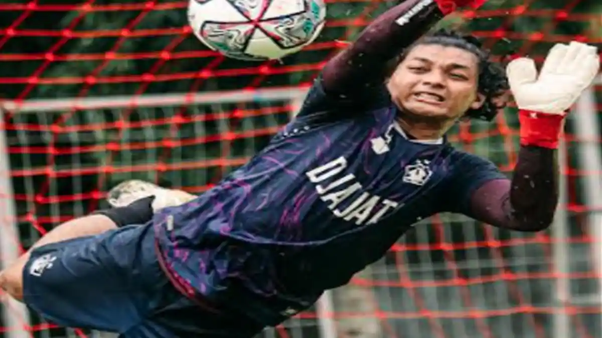 Kiper Adi Satryo Dipanggil Timnas Indonesia, Pelatih Persik Kediri Javier Roca Senang dan Bangga