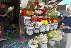 Berkah Lebaran, Pedagang Bunga di Tangsel Diserbu Pembeli, Omzet Capai Jutaan Rupiah