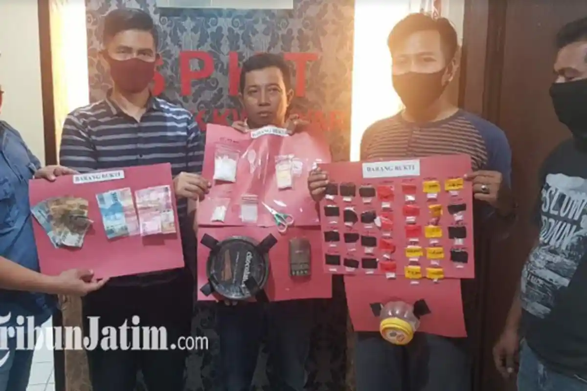 Polisi Bekuk Pengedar Narkoba di Bangkalan, Temukan 32 Poket Sabu Siap Edar di Kandang Ayam