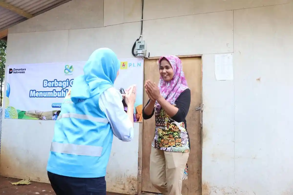 Ratusan Warga Prasejahtera di Banten Sambut Bahagia Sambungan Listrik Gratis dari PLN