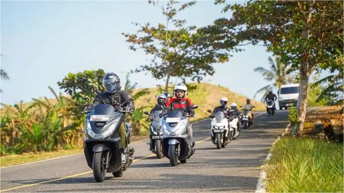 Selalu Cari_Aman, Ini 6 Tips Berkendara Sehari-hari Pakai Sepeda Motor
