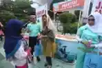 Bagikan Takjil di Mesjid Sunda Kelapa