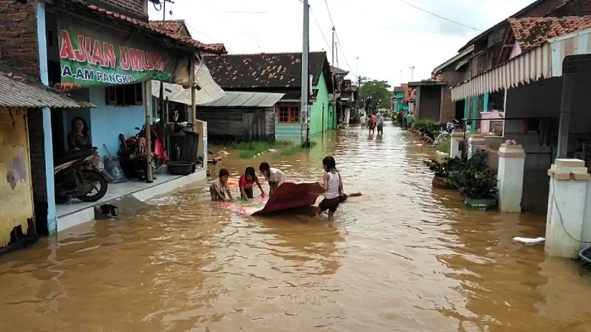 Diguyur Hujan Semalaman, 3 Desa dan 1 Kelurahan di Batang Terendam Banjir