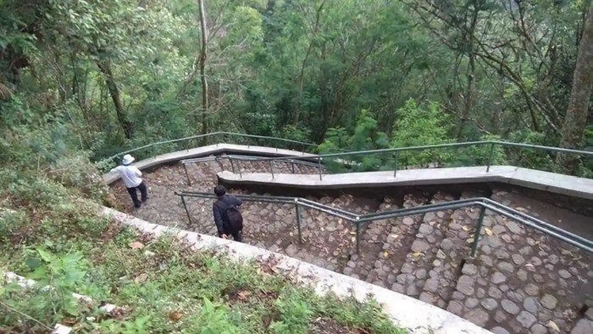 Bupati Mas Dhito Berencana Bangun Jalan Alternatif Menuju Wisata Air Terjun Dholo
