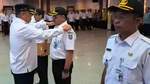 20260424_Hidayat-Arsani-melantik-pejabat.jpg