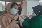 vaksinasi-covid-19-di-lapas-perempuan-kelas-iii-palu-di-gedung-aula-pertemuan-wilayah-lapas.jpg