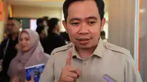 Bupati-Muhammad-Fawait-menanggapi-banyaknya-keluhan-atas-menu-MBG-selama-Ramadan.jpg