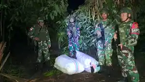 Satgas-Pamtas-RIRDTL-Sektor-Timur-Yonarmed-12-Kostrad-saat-menggagalkan-upaya.jpg