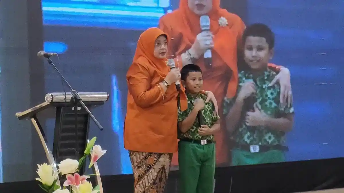 Orangtua Sering Bertengkar, Murid MIN 1 Makassar Curhat ke Istri Menag Nasaruddin Umar