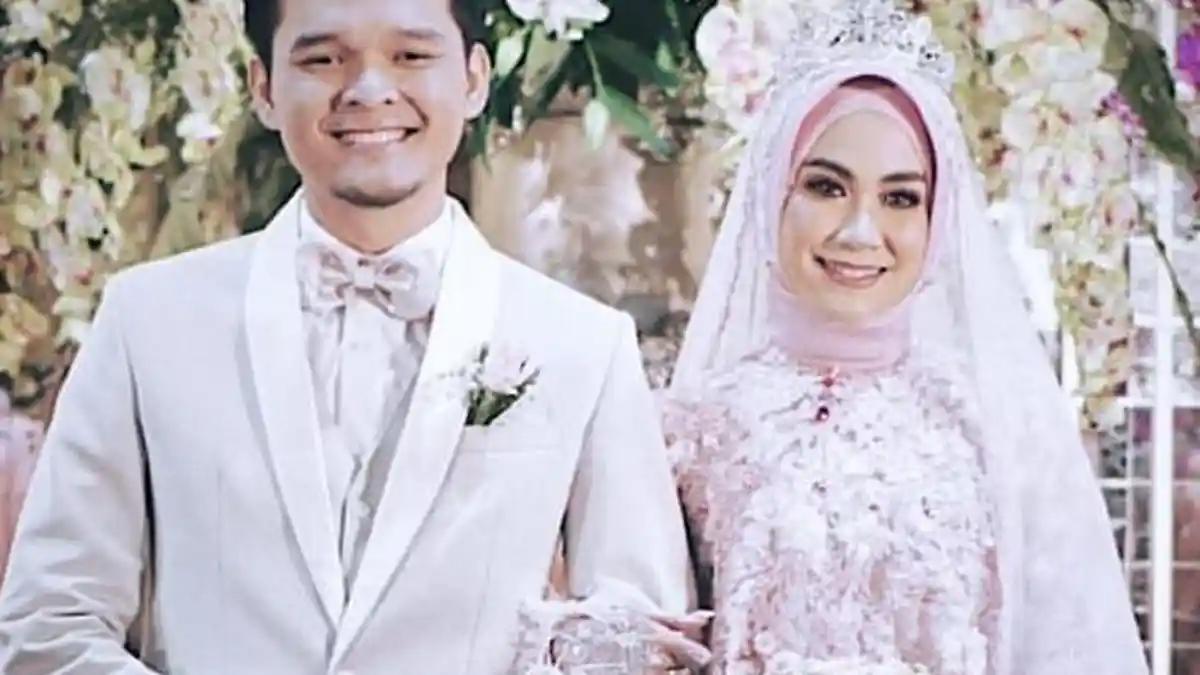 Tak Pacaran, Eks Personel Cherrybelle Menikah, Anisa Rahma Tampil Cantik Bak Ratu di Hari Bahagianya
