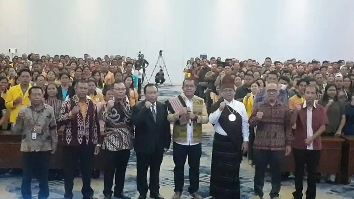 Pesan Rektor Yunus, Alumni Universitas Kupang Jangan Bergantung dengan Orang Lain