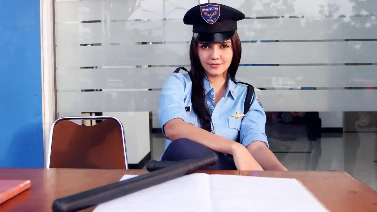 Alexa Key Gemar Menggunakan Lispstick Nude Peachy