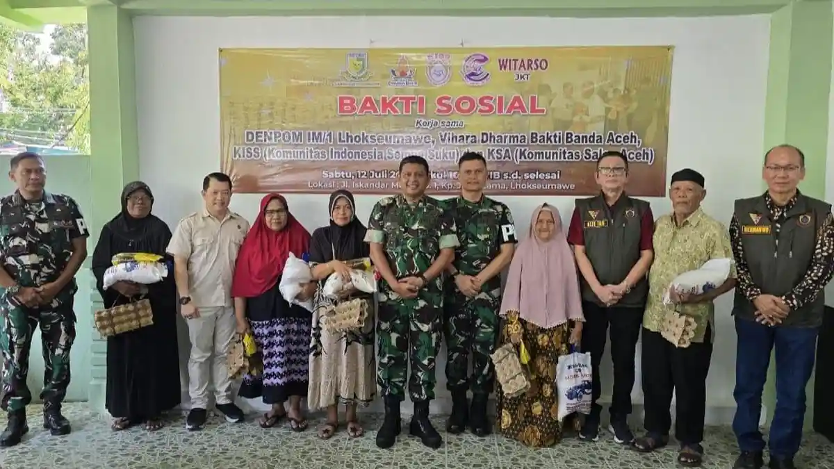 Danrem Lilawangsa Bersama Dandenpom Bagi-Bagi Sembako untuk 250 Warga