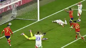 Hasil-Euro-2024-Spanyol-Diuntungkan-Gol-Bunuh-Diri-Riccardo-Calafiori-Donnarumma-Gemilang.jpg
