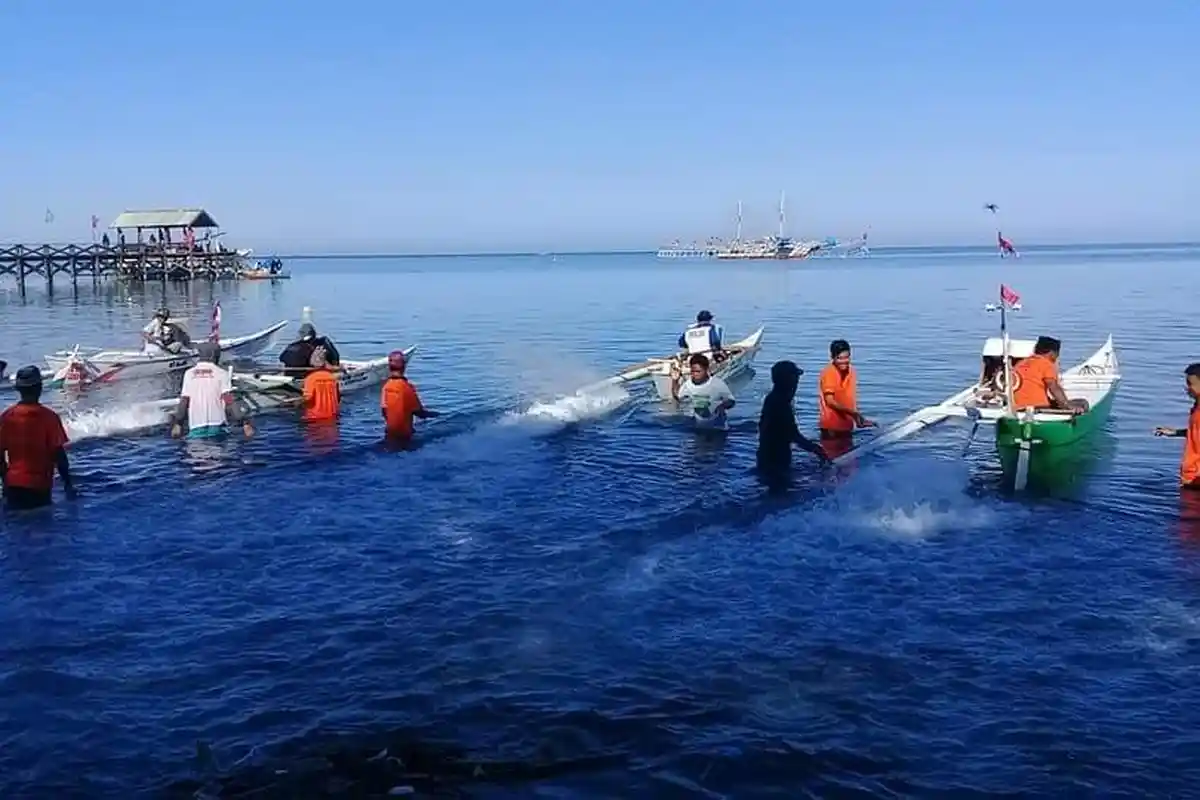 Peringati HUT ke 74 RI, Pemerintah Desa Mattiro Labangeng Gelar Lomba Perahu Katinting