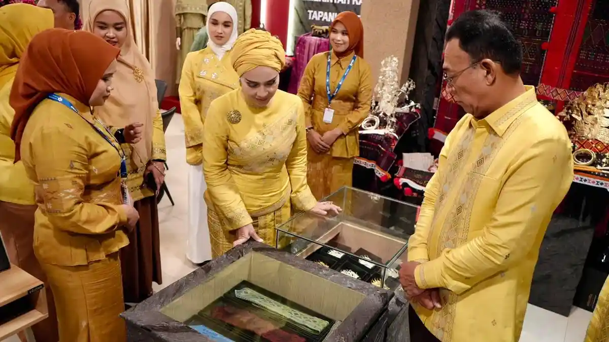 Hadiri PRSU ke-50, Gus Irawan Ajak Warga Kunjungi Paviliun Tapsel: Mari Kita Ramaikan - Tribun-medan.com