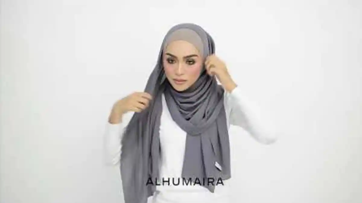 Pakai Khimar Pashmina Kini Semakin Praktis dan Mudah, Cukup 1 Jarum Saja Sudah Tampil Manis!