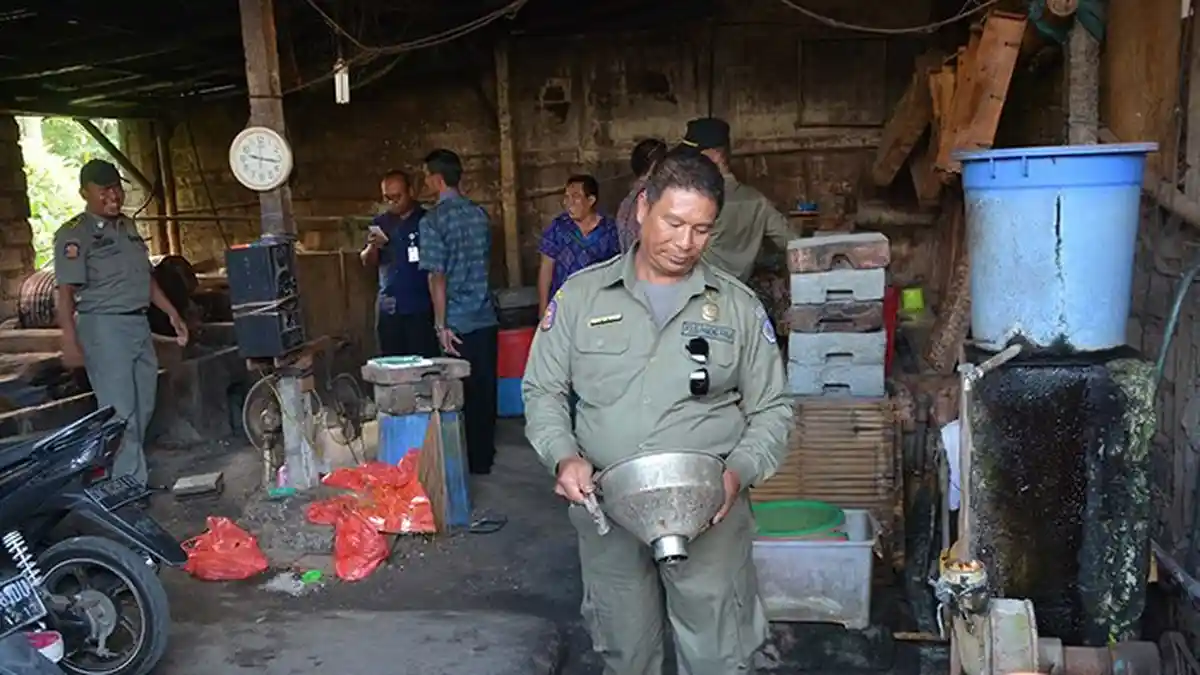 Pabrik Tahu Milik Sanahar di Denpasar Utara Disegel Satpol PP