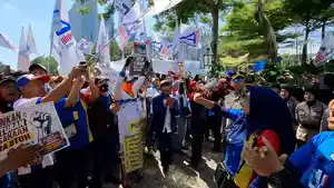 Suasana-demo-di-kantor-pusat-Indomaret-di-PIK.jpg