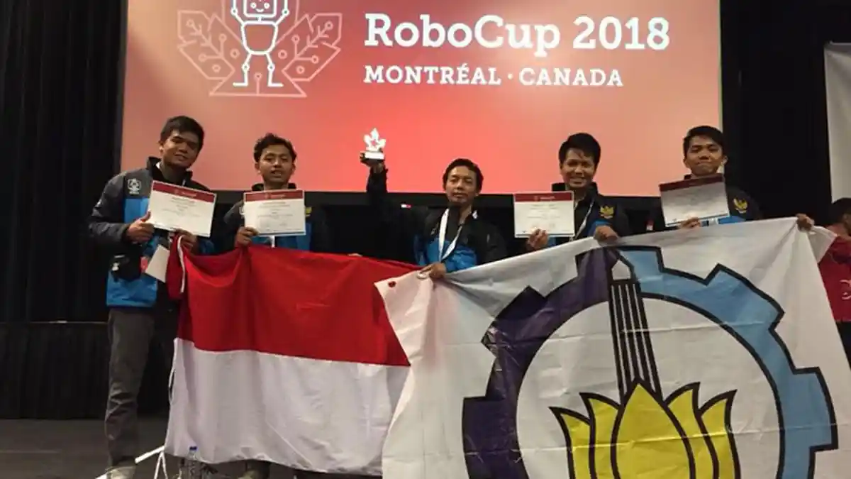 Kisah Tim Ichiro ITS Surabaya Jatuh Bangun Berlaga di RoboCup 2018 hingga Dinobatkan Jadi Juara
