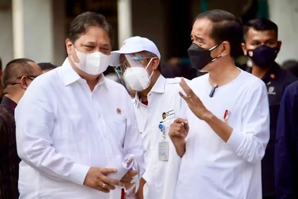 Menko Perekonomian Airlangga Hartarto Dampingi Presiden Joko Widodo Memulai Program BT-PKLW - menko-bidang-perekonomian-airlangga-hartarto-dampingi-presiden-joko-widodo-program-bt-pklw-04.jpg