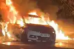 Mobil Minibus Terbakar Saat Berjalan di Kampar, Sempat Terdengar Suara Ledakan