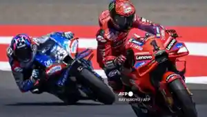 20240928_sprint-race-MotoGP-Indonesia-2024_Mandalika_Francesco-Bagnaia_Joan-Mir.jpg