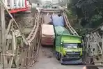 Jembatan-Muara-Lawai-Sumatera-Selatan-Ambruk-Diduga-Gegara-Truk-Batubara-Over-Kapasitas.jpg