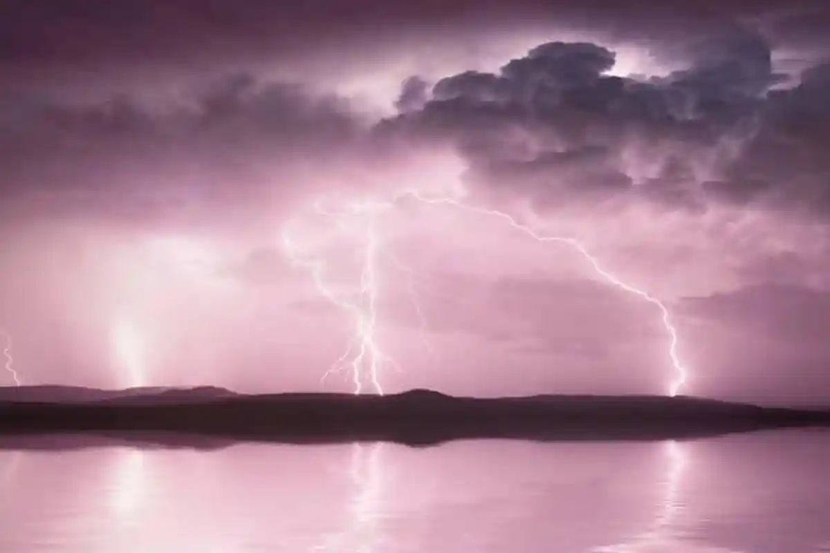 Cuaca NTB Besok Selasa 5 November 2024: Lombok Utara dan KSB Berpotensi Hujan Petir