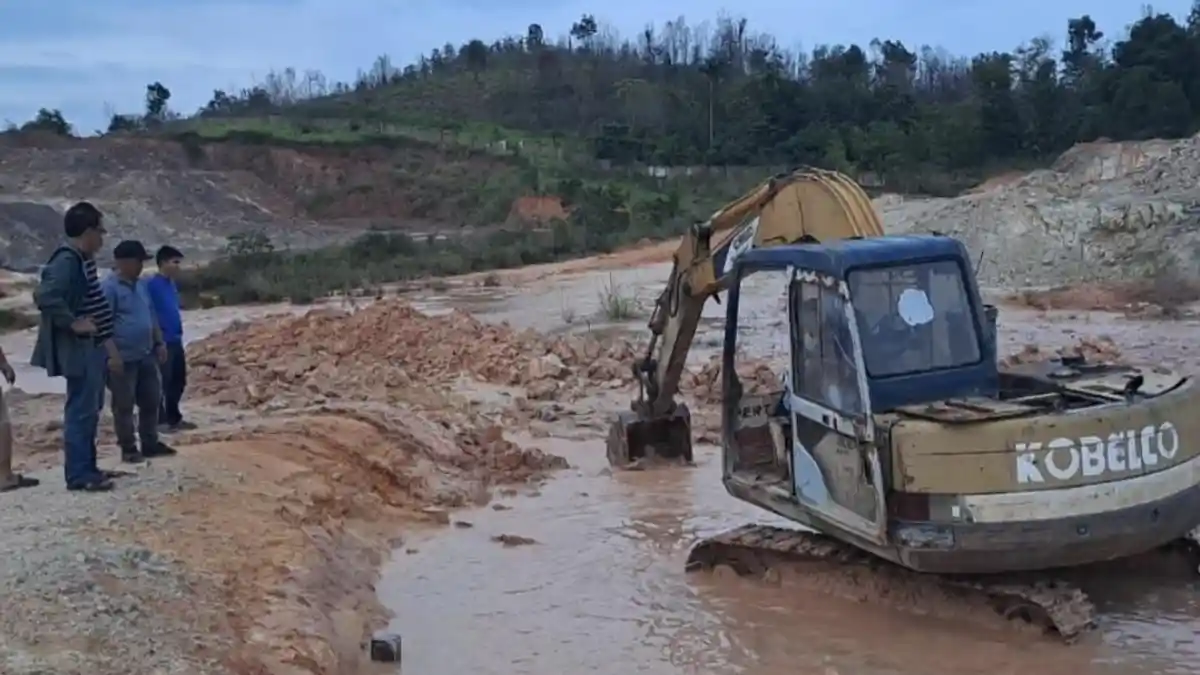 Daftar 7 Berita Populer Hari Ini, Warga Keringkan Kolam Galian TKP Bocah Tewas Tenggelam di Batam