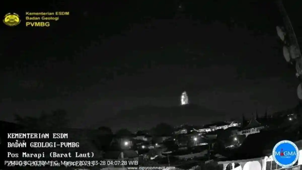 Gunung Marapi Erupsi Lagi Sejak Kamis Dini Hari, Bandara Minangkabau Ditutup Sementara