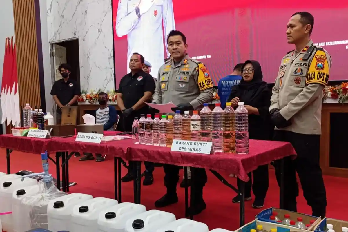 Polisi Blitar Tangkap Penjual Miras Oplosan dan Pengedar Narkoba