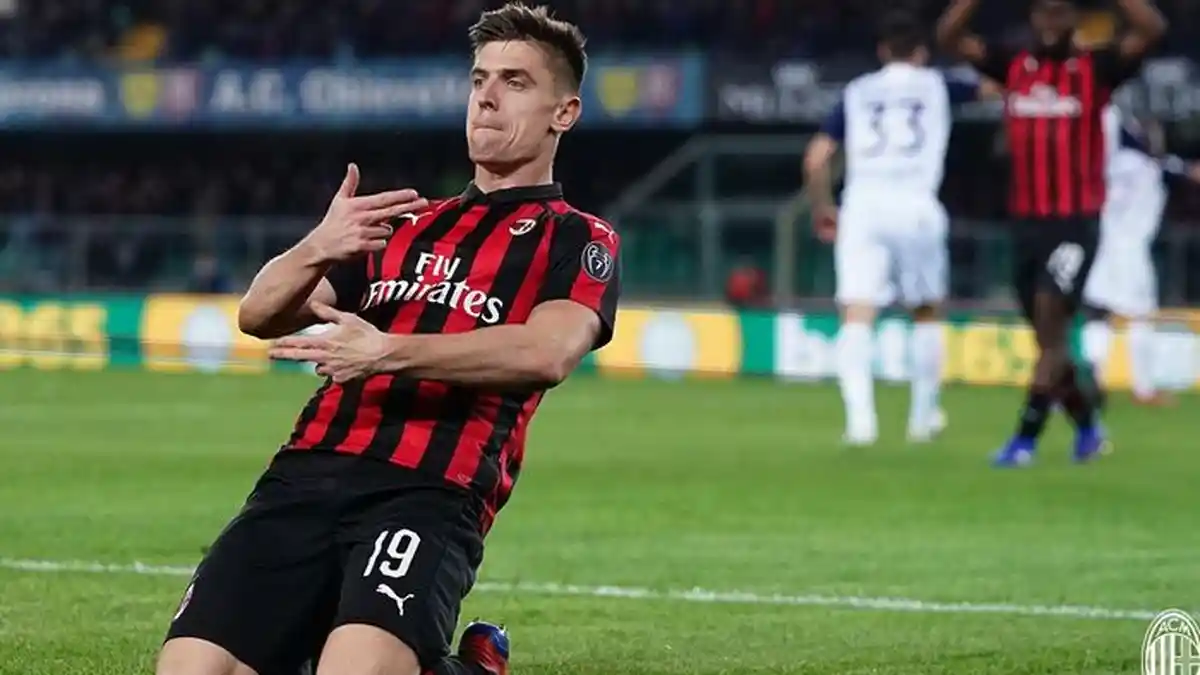 Milan vs Lecce : Imbang 2-2, Milan Harus Puas Berbagai Poin