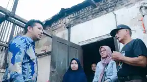 Wagub-Jatim-Emil-Dardak-tinjau-lokasi-terdampak-gempa-Pacitan.jpg