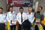 LIMA-KOMISIONER-SIKKA.jpg