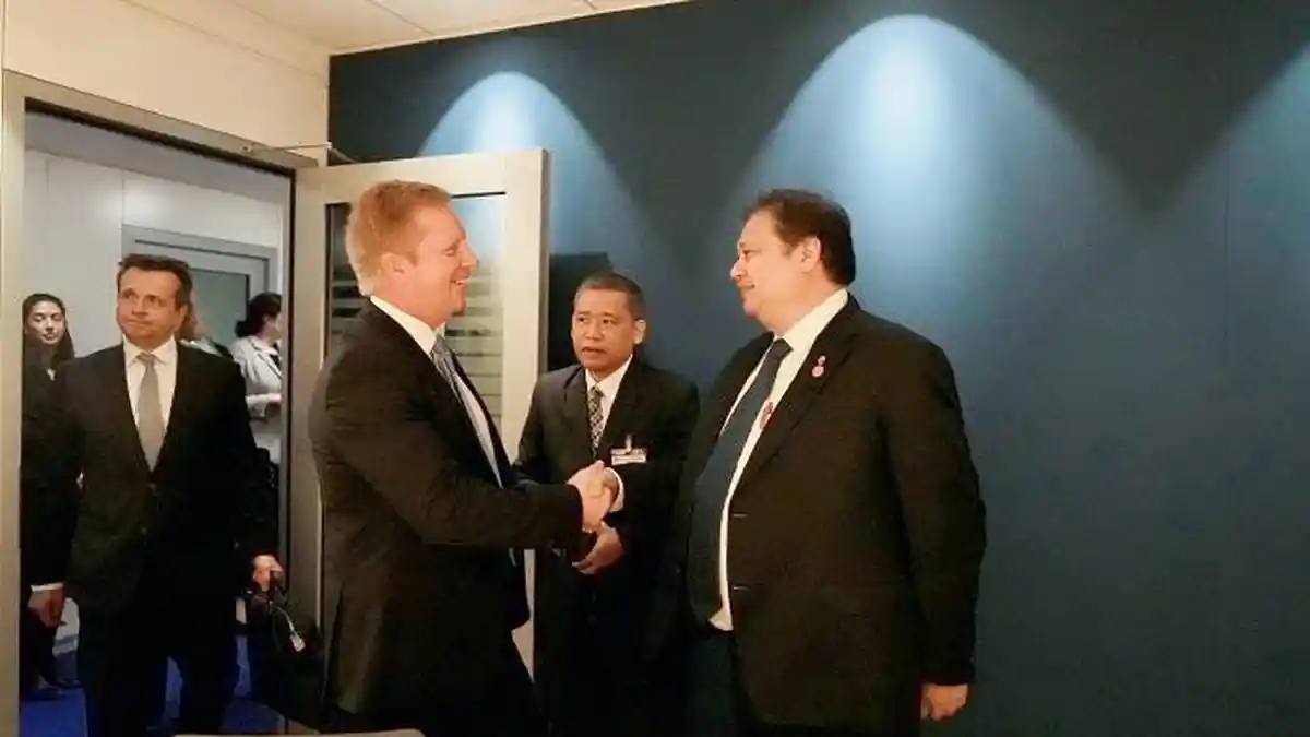 Menko Airlangga Bertemu Mendag Selandia Baru di OECD, Bahas Peningkatan Hubungan Dagang